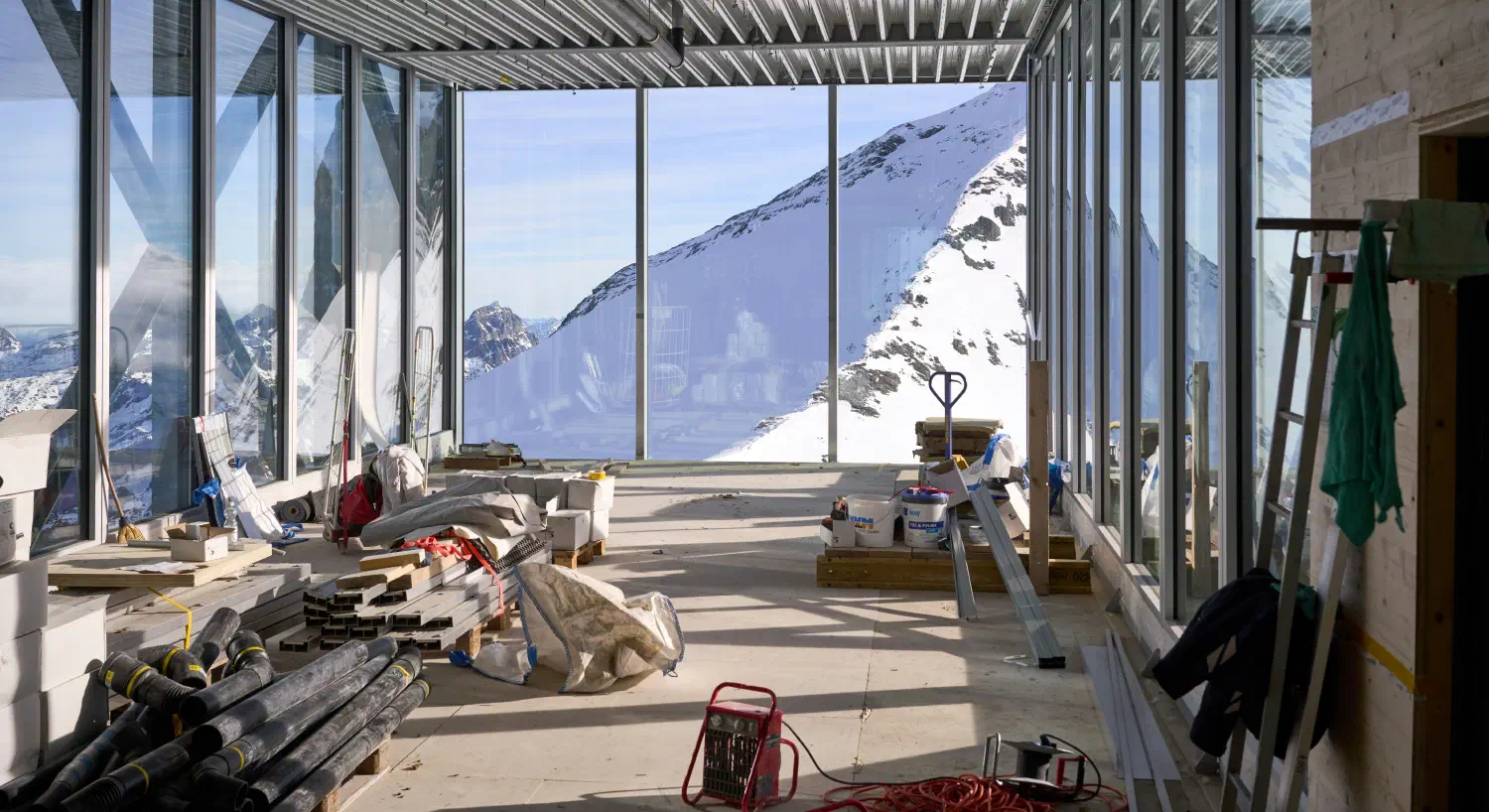 Baustelle mit Verkabelung